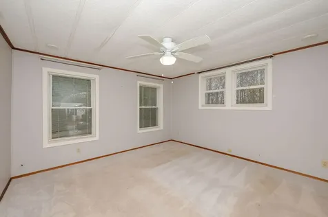 5 Bermuda Lane Rochester NH 03867