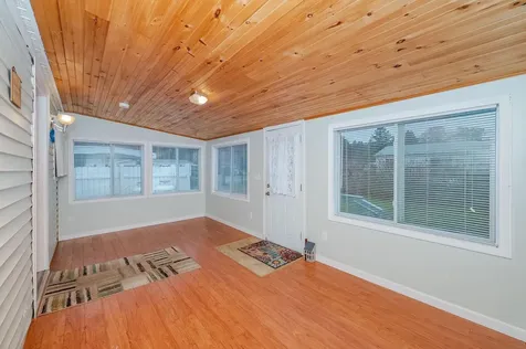 5 Bermuda Lane Rochester NH 03867