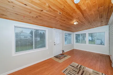 5 Bermuda Lane Rochester NH 03867