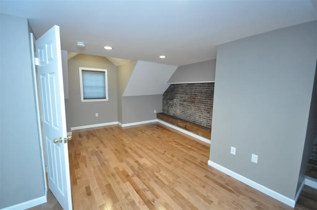 16 Central Street Bristol NH 03222