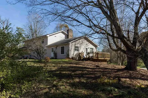 14/16 Summarsell Drive Hartland VT 05048