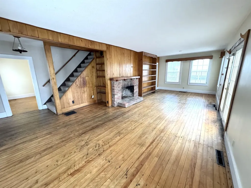 2072 North Main Street Londonderry VT 05148