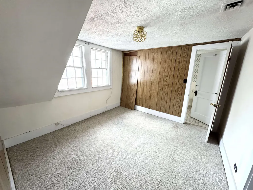 2072 North Main Street Londonderry VT 05148