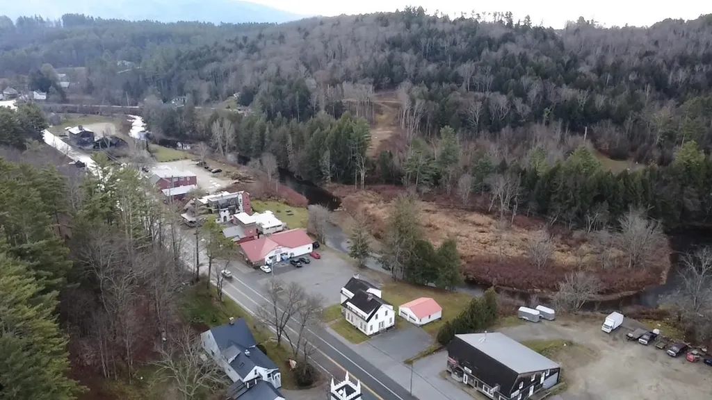 2072 North Main Street Londonderry VT 05148