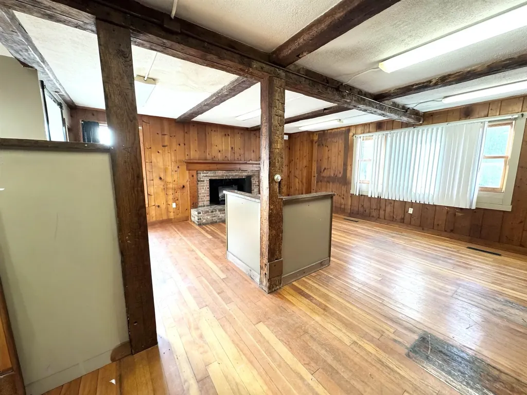 2072 North Main Street Londonderry VT 05148