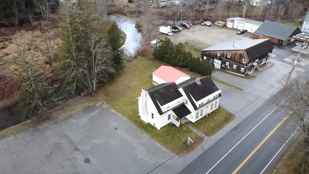 2072 North Main Street Londonderry VT 05148