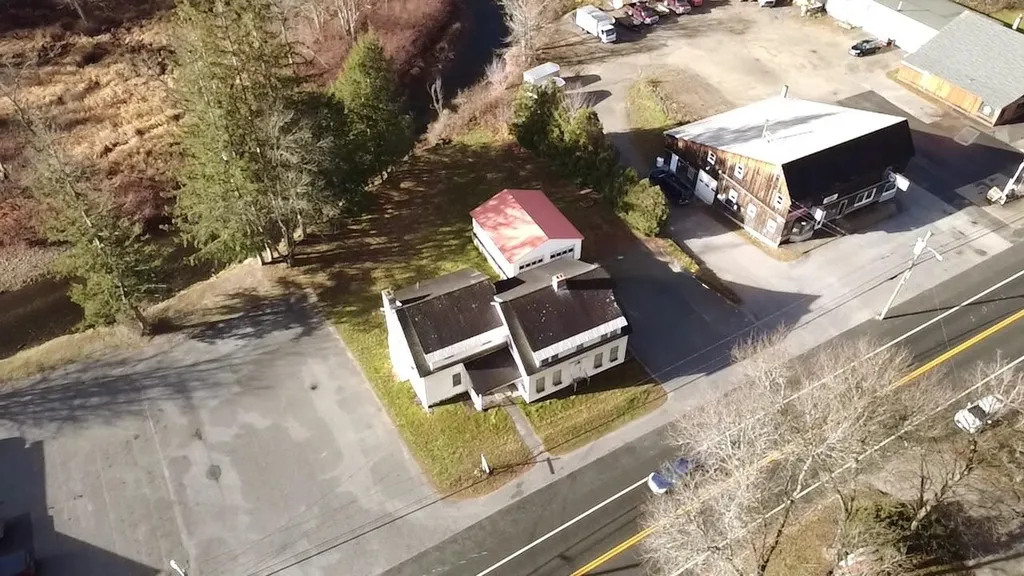 2072 North Main Street Londonderry VT 05148