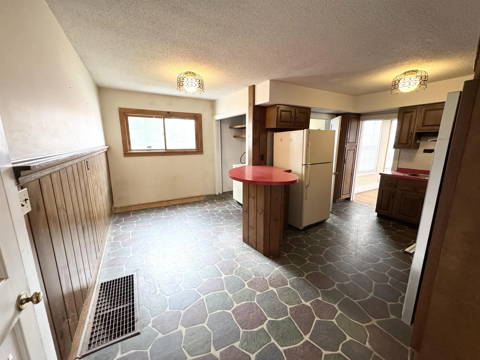 2072 North Main Street Londonderry VT 05148