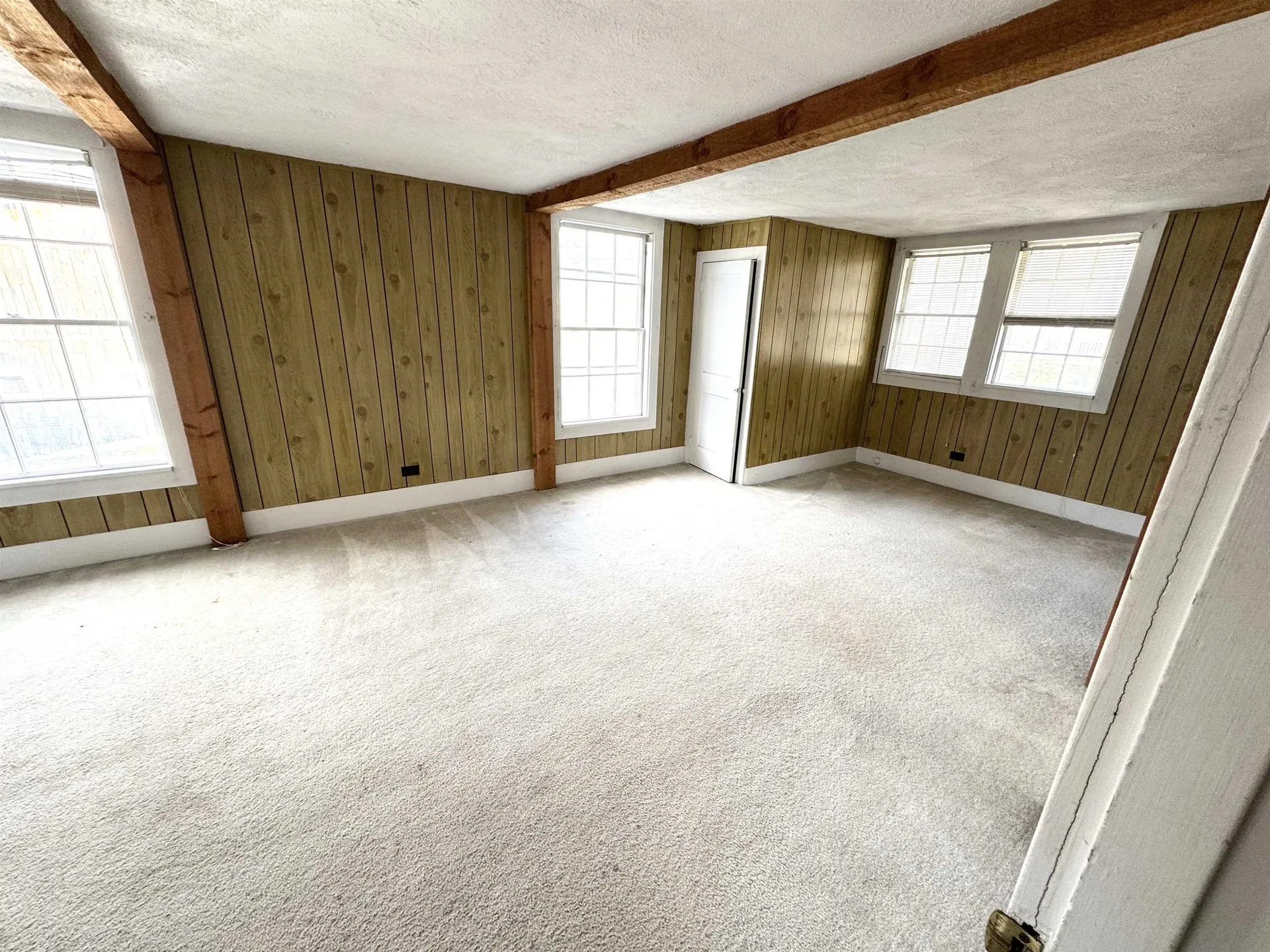 2072 North Main Street Londonderry VT 05148