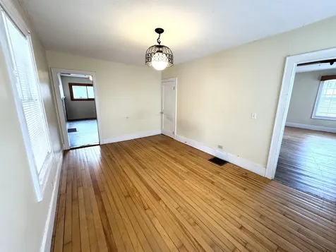 2072 North Main Street Londonderry VT 05148