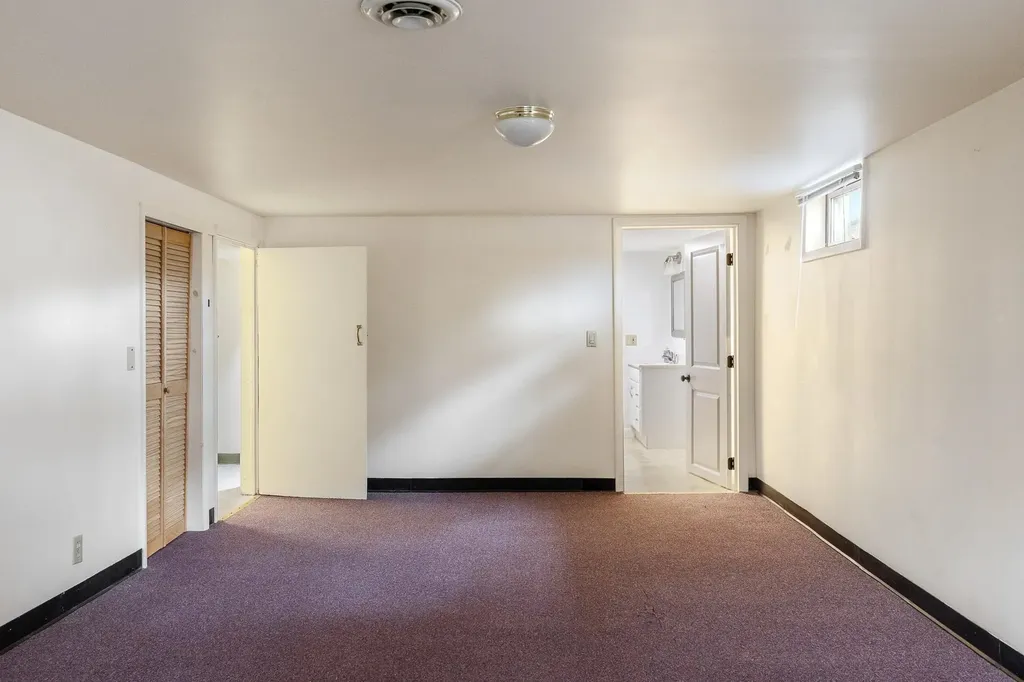 149 Shore Road Burlington VT 05408