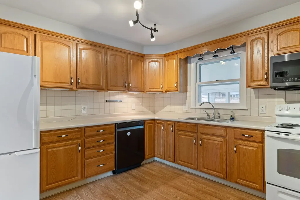 149 Shore Road Burlington VT 05408