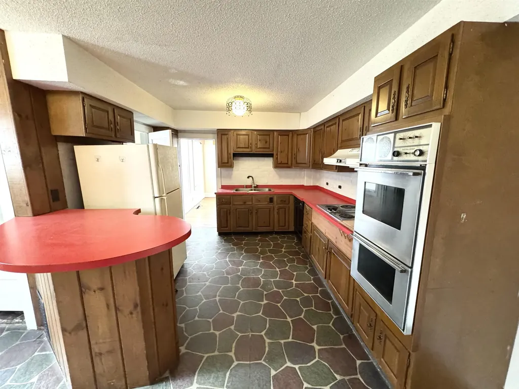 2072 North Main Street Londonderry VT 05148