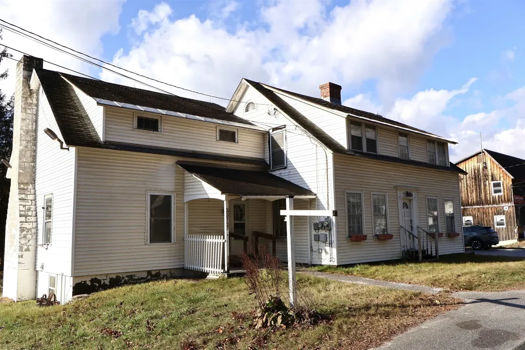 2072 North Main Street Londonderry VT 05148