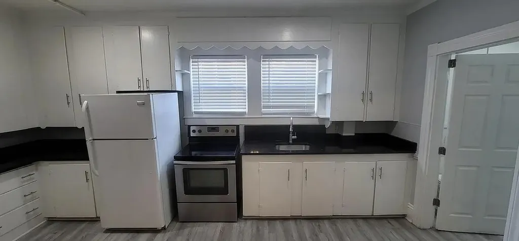 97 Taylor Street Manchester NH 03103