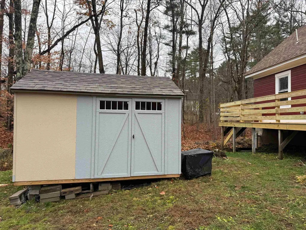 18 Pine Street Tilton NH 03276