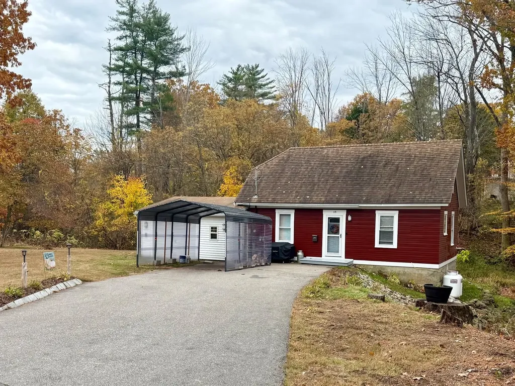 18 Pine Street Tilton NH 03276