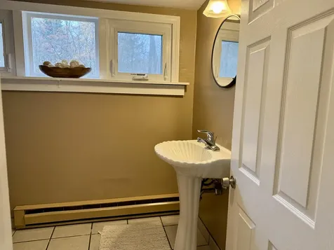 18 Pine Street Tilton NH 03276