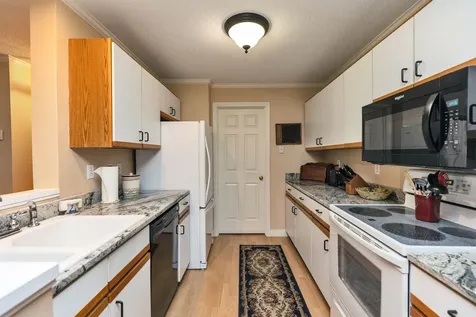 39B Windsor Court Keene NH 03431