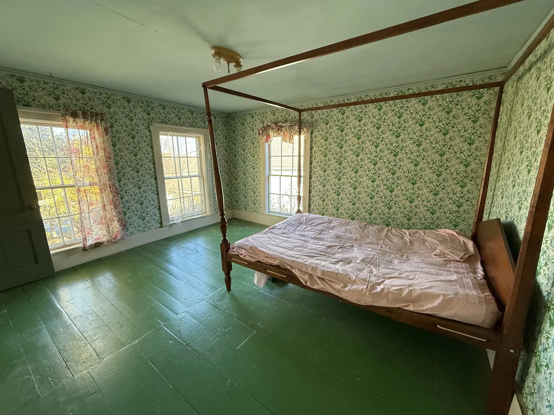 144 Putnam Hill Road Lyndeborough NH 03082