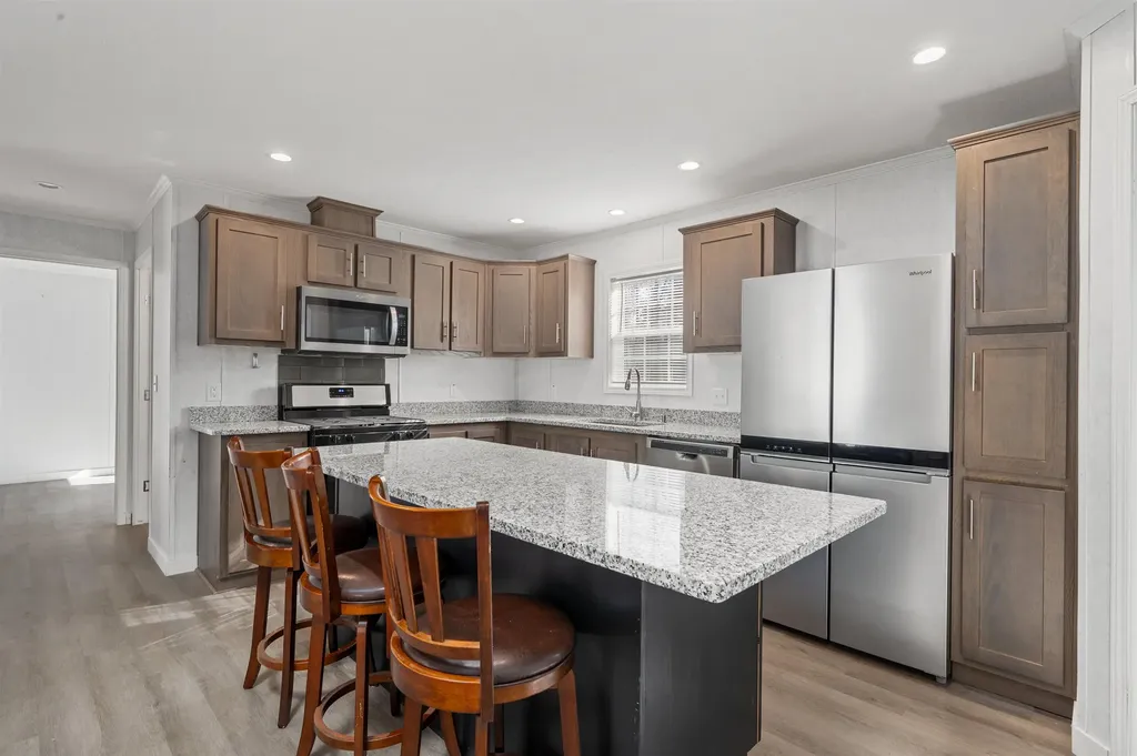 9 Aspen Road Tilton NH 03276