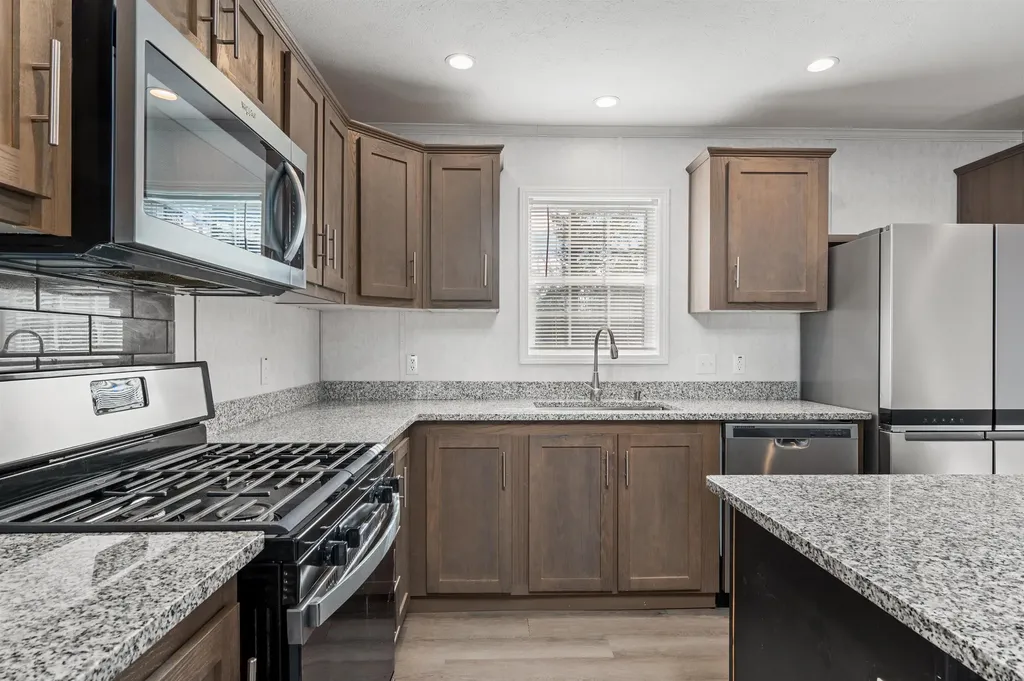 9 Aspen Road Tilton NH 03276