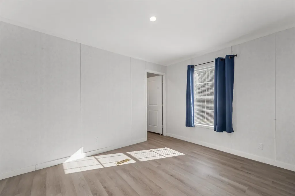 9 Aspen Road Tilton NH 03276