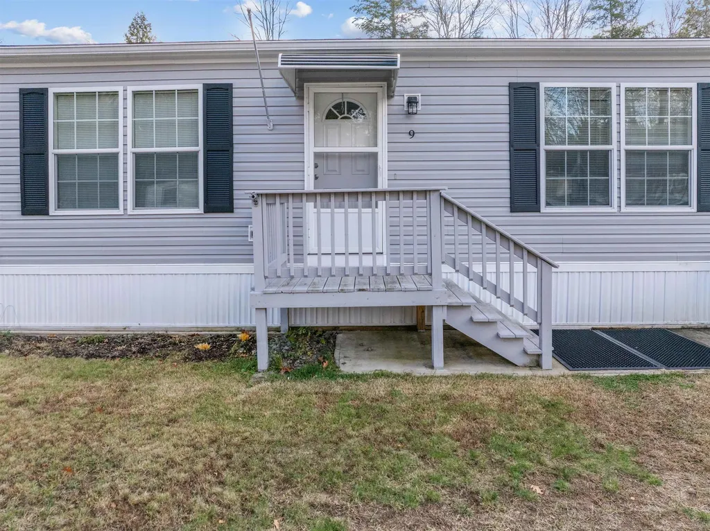 9 Aspen Road Tilton NH 03276