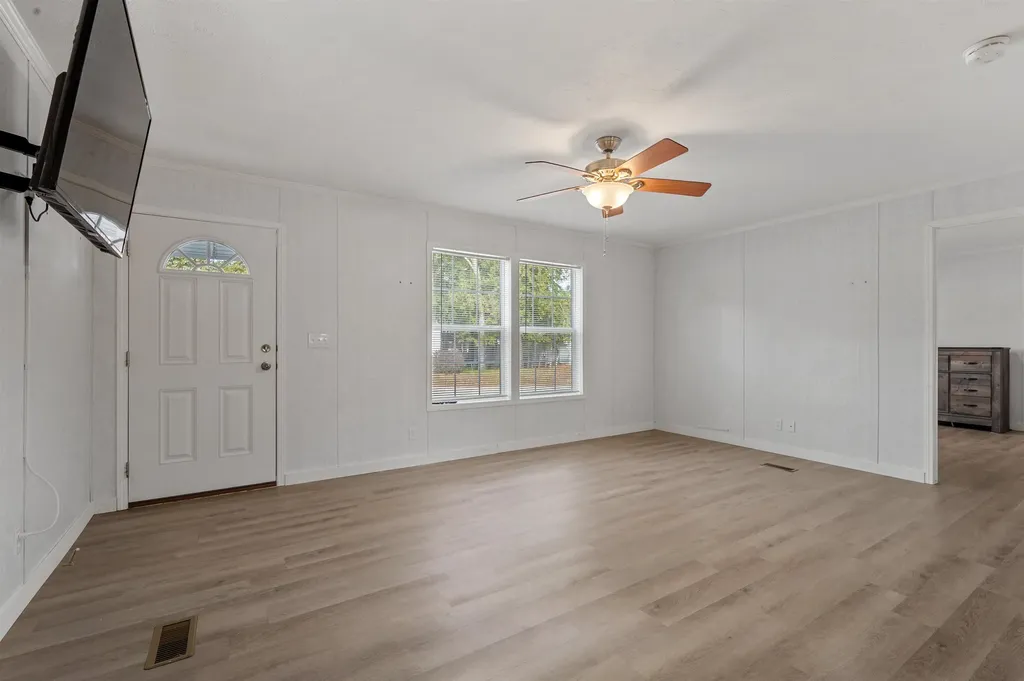 9 Aspen Road Tilton NH 03276