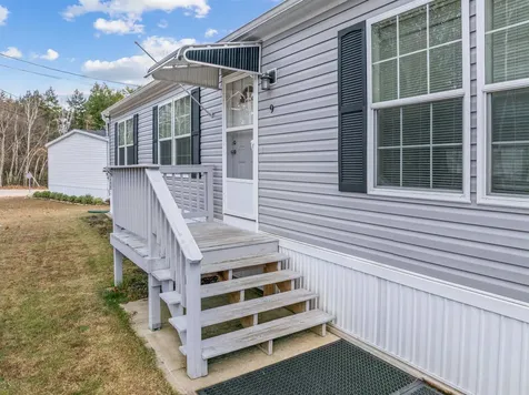 9 Aspen Road Tilton NH 03276