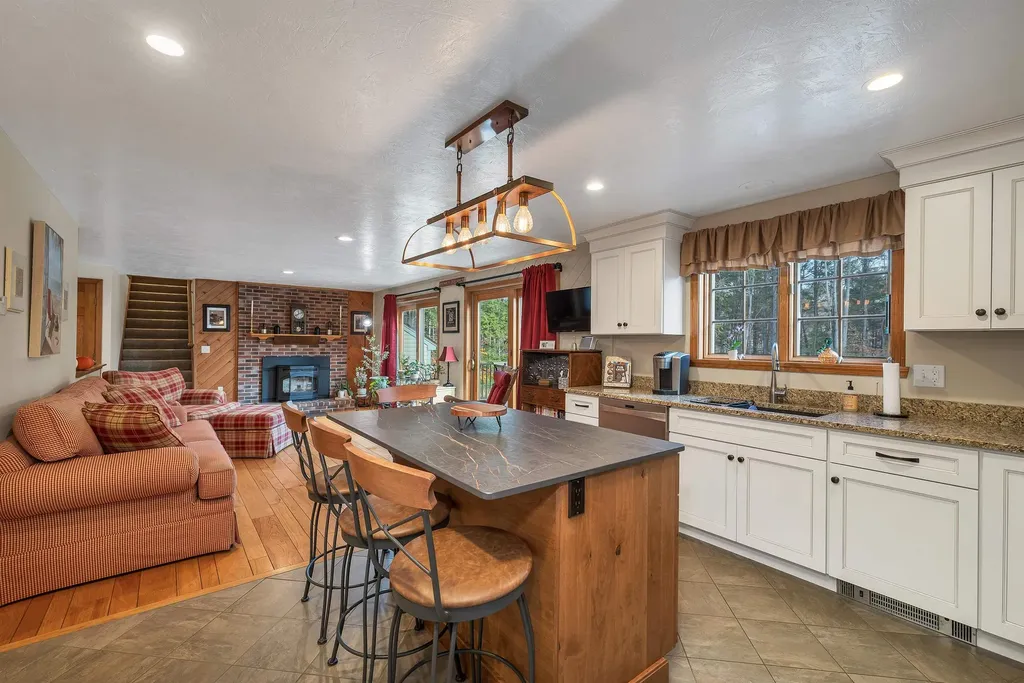 22 Morgan Way Gilford NH 03249-7431