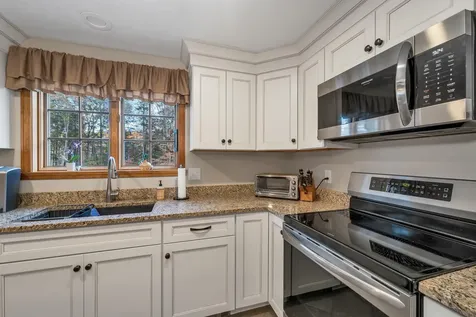 22 Morgan Way Gilford NH 03249-7431