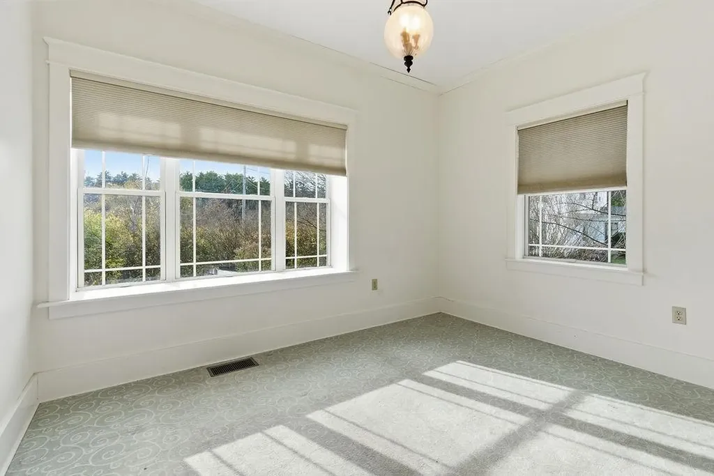 9 Shackford Court Pittsfield NH 03263