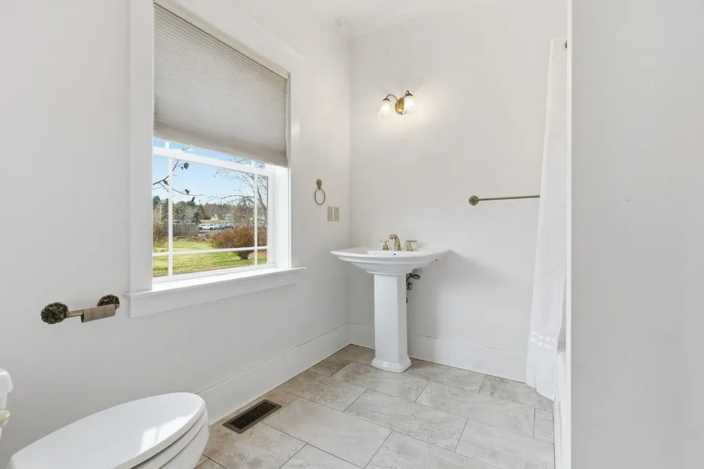 9 Shackford Court Pittsfield NH 03263