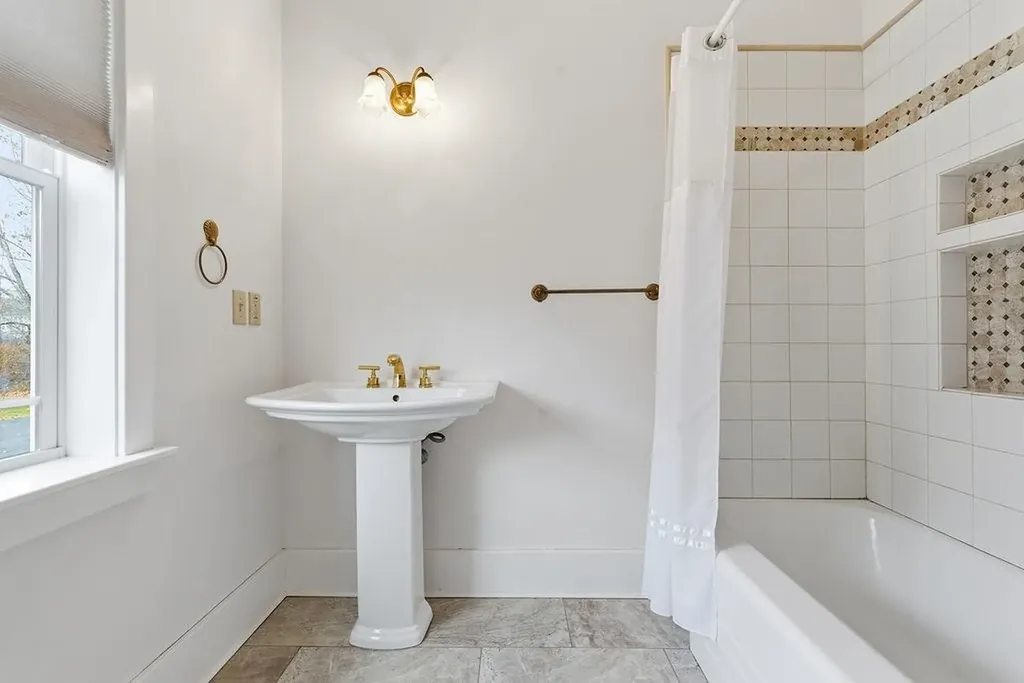 9 Shackford Court Pittsfield NH 03263