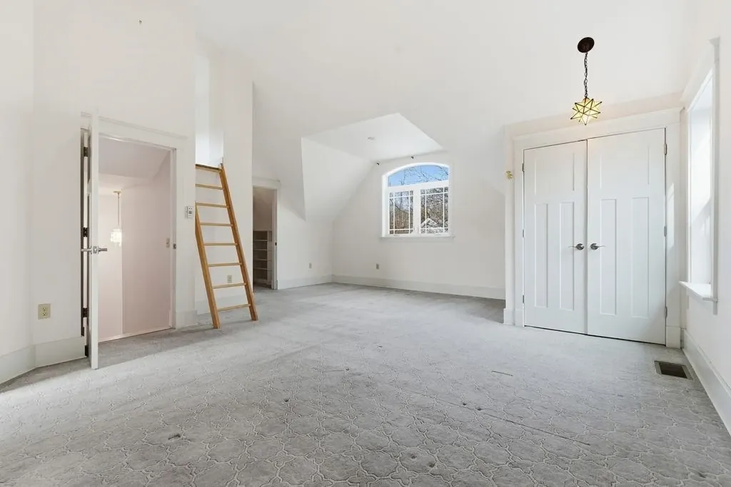 9 Shackford Court Pittsfield NH 03263