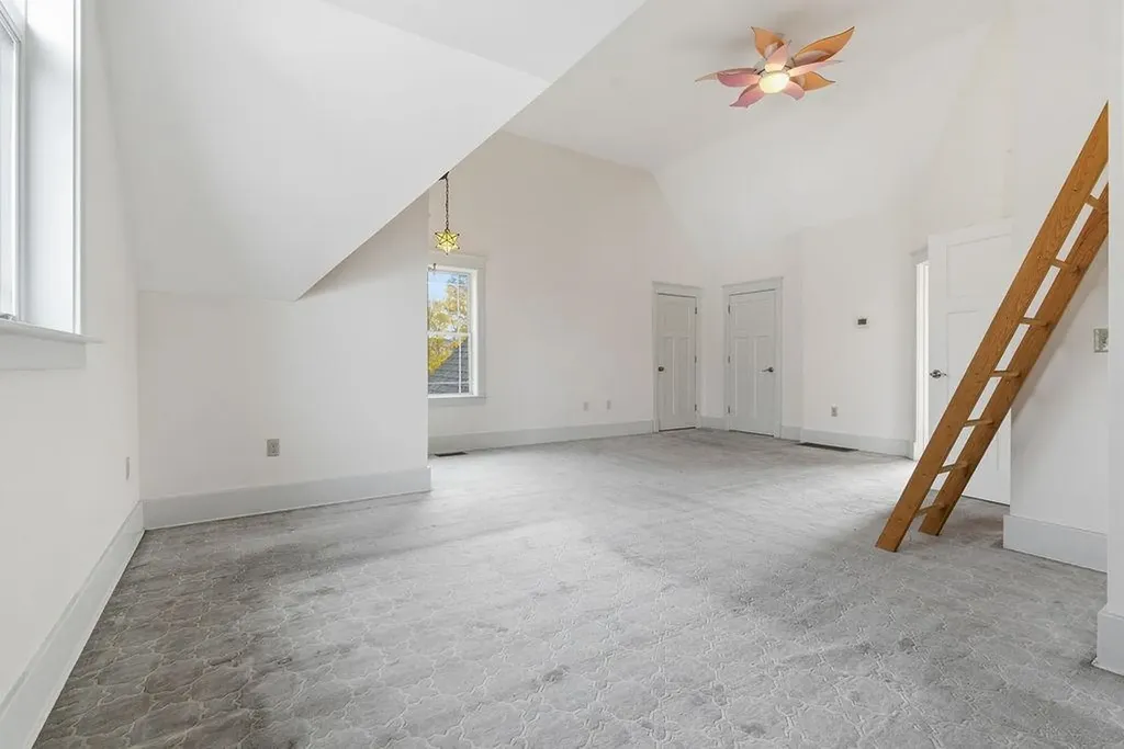 9 Shackford Court Pittsfield NH 03263