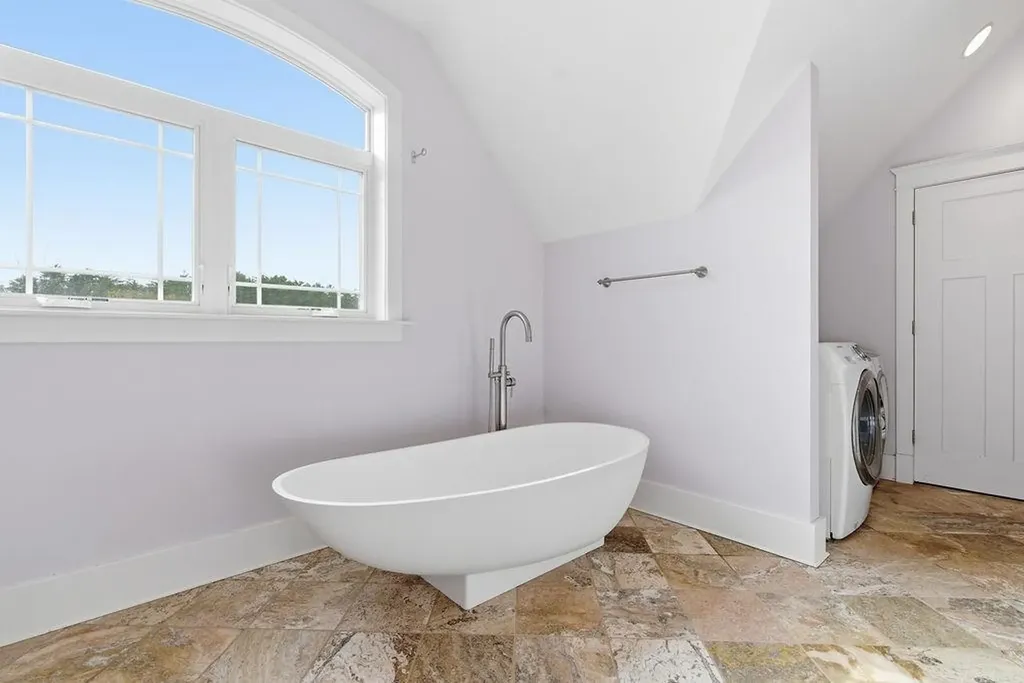 9 Shackford Court Pittsfield NH 03263