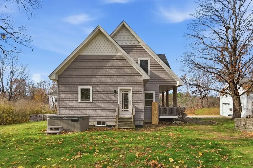 9 Shackford Court Pittsfield NH 03263