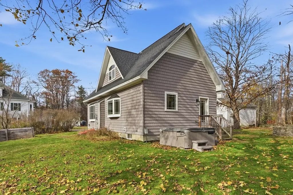 9 Shackford Court Pittsfield NH 03263