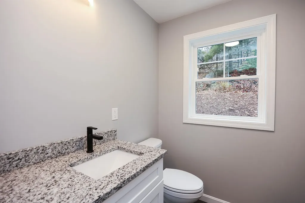 231 Putnam Hill Road Lyndeborough NH 03082