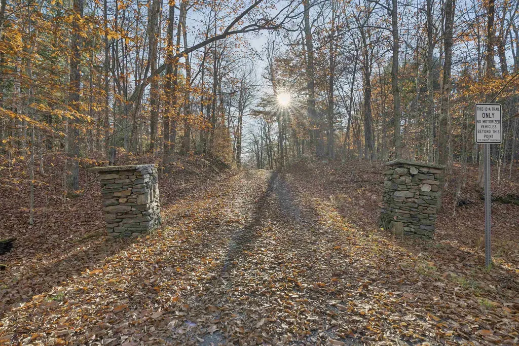 00 Wild Apple Road Pomfret VT 05067