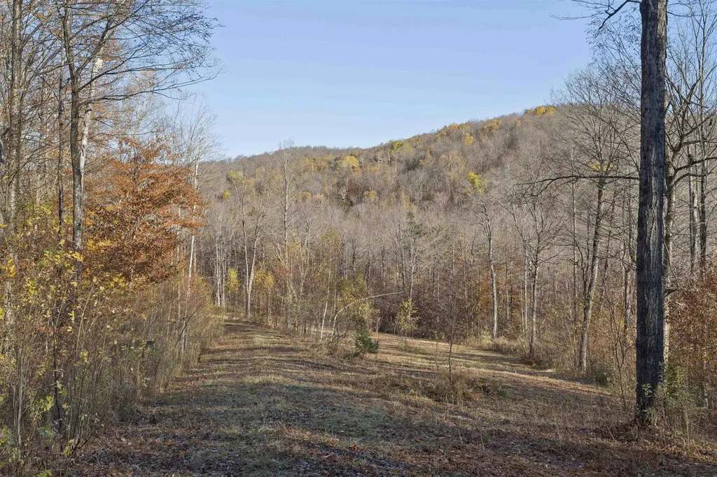 00 Wild Apple Road Pomfret VT 05067