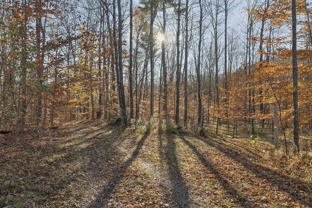 00 Wild Apple Road Pomfret VT 05067