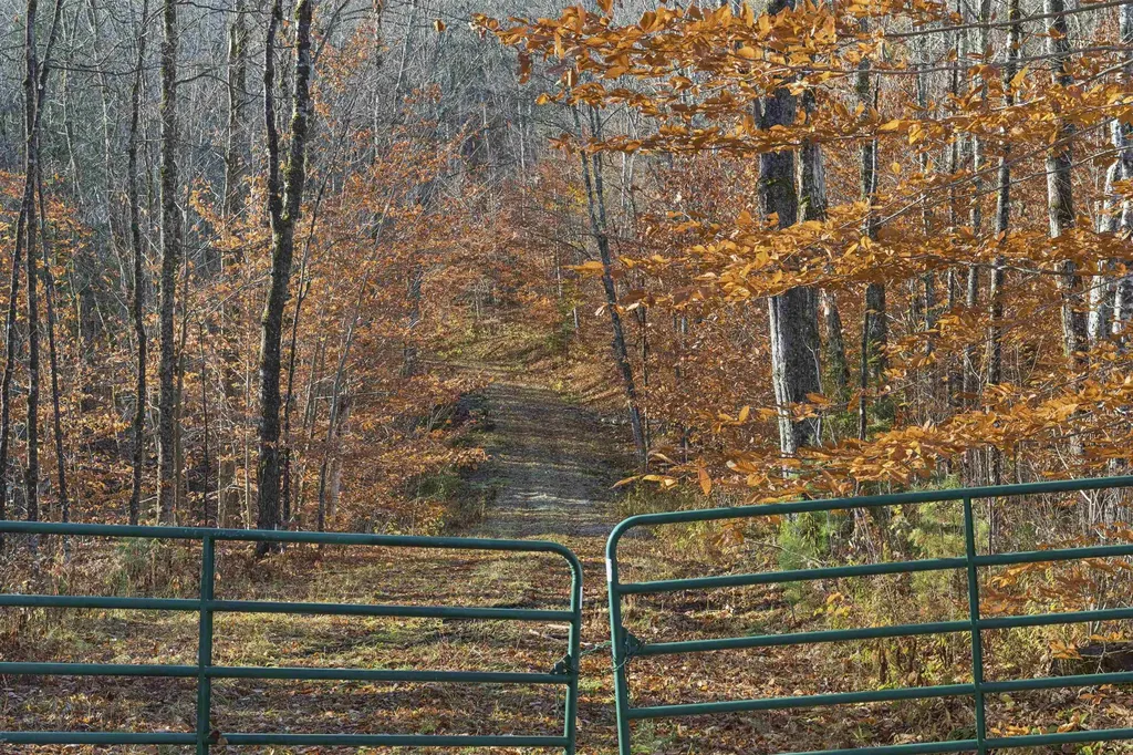 00 Wild Apple Road Pomfret VT 05067