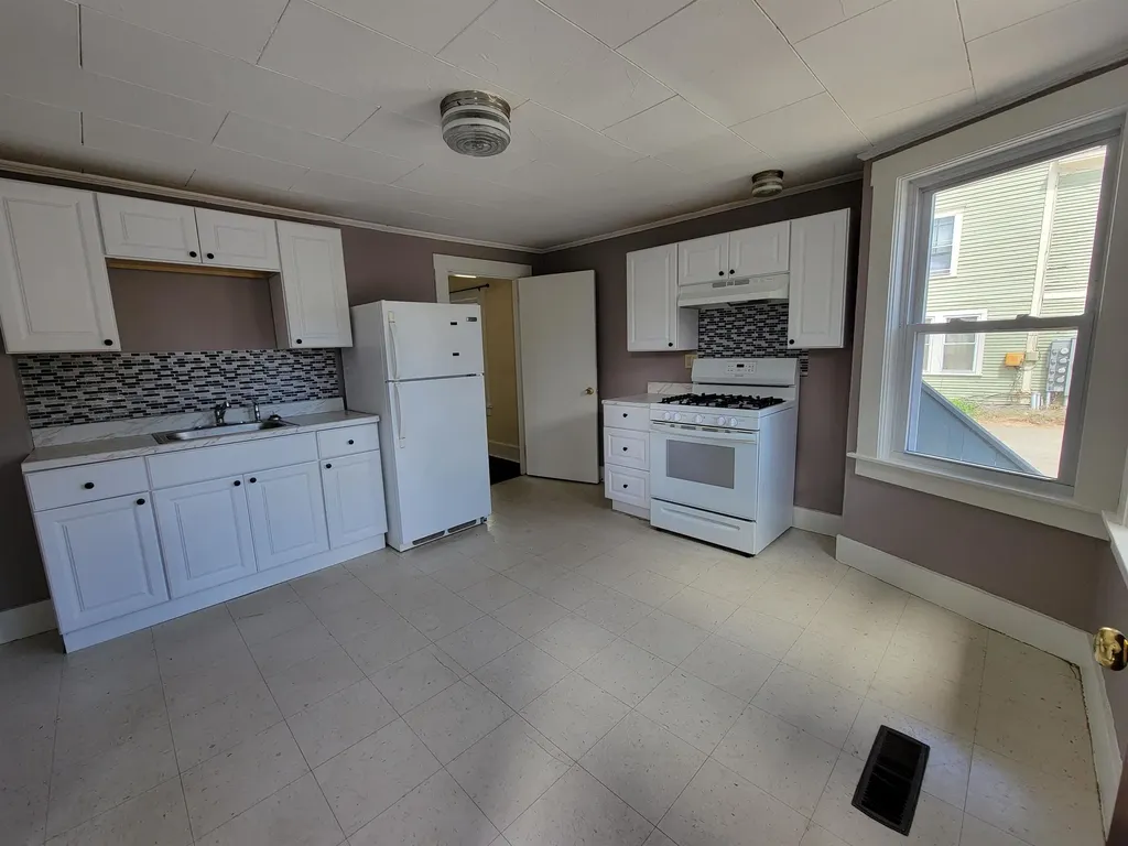 5 - 9 Merchant Street Walpole NH 03609