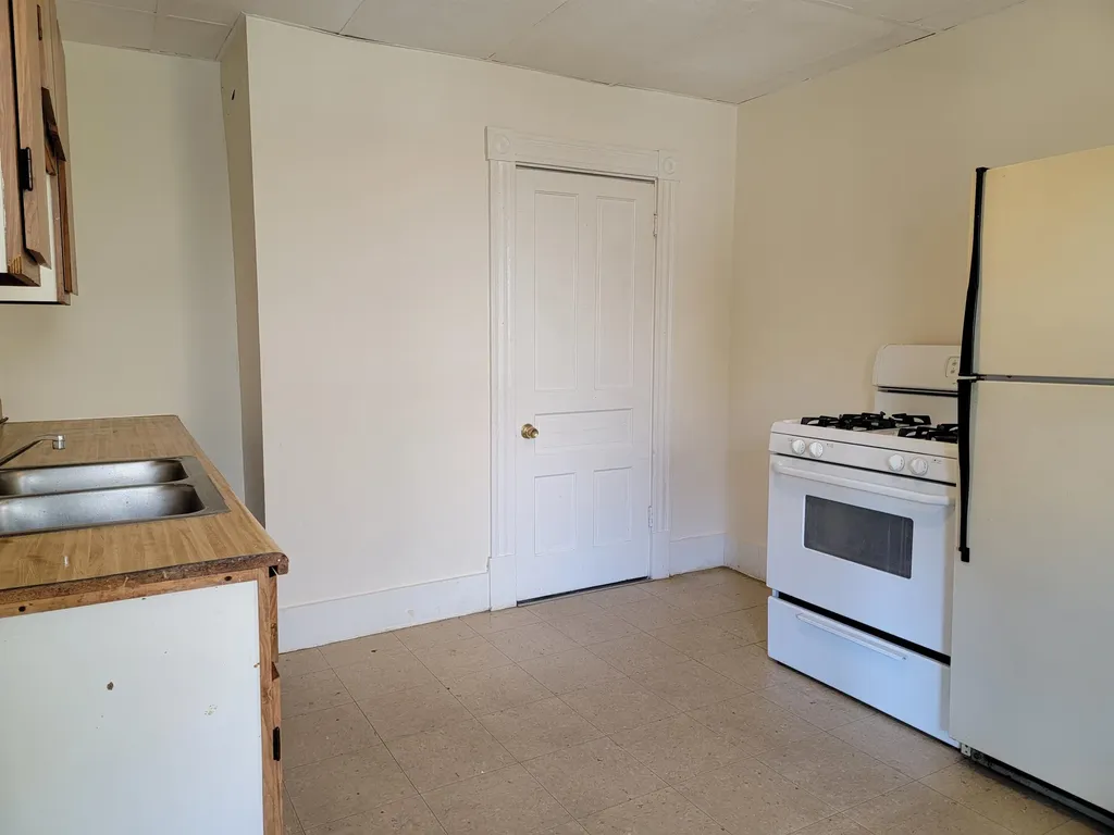 5 - 9 Merchant Street Walpole NH 03609