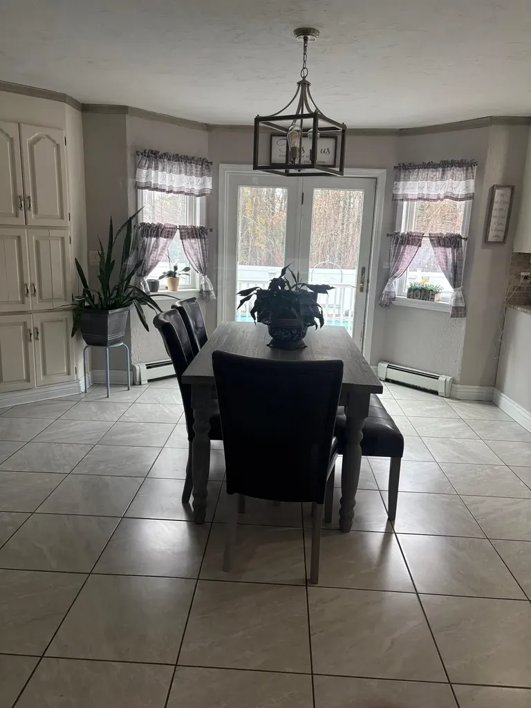 51 Zion Hill Road Salem NH 03079-1515