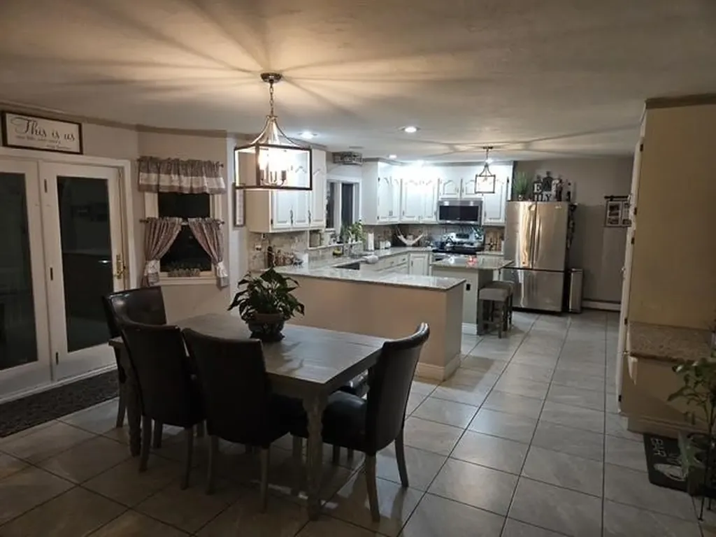 51 Zion Hill Road Salem NH 03079-1515