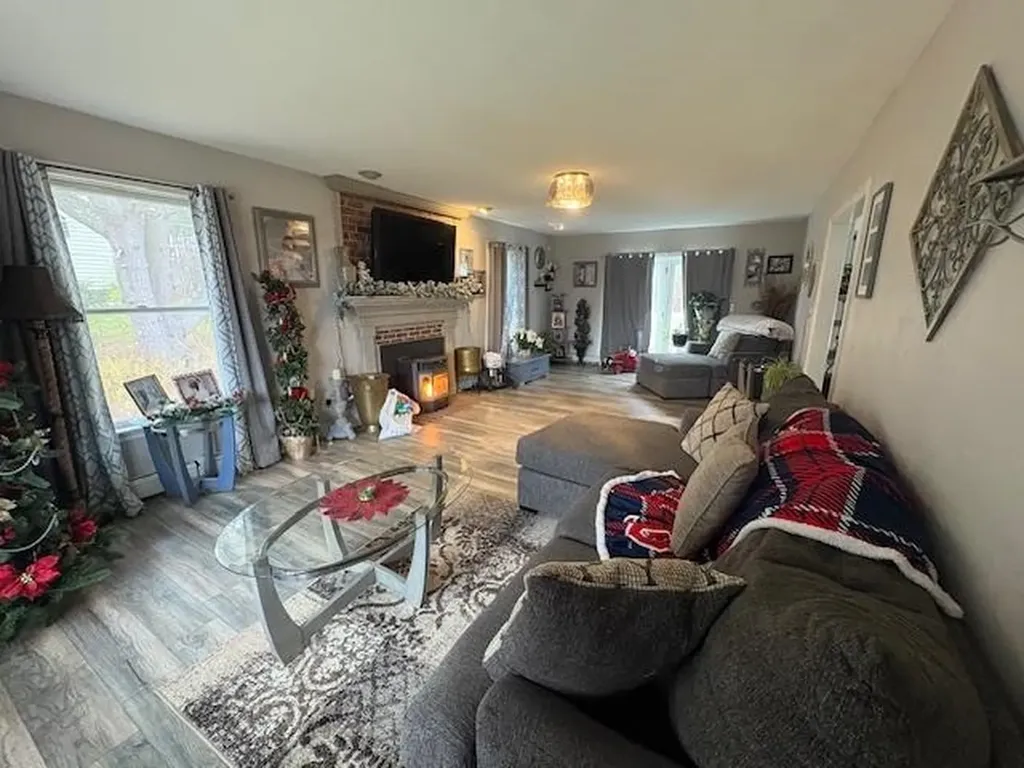 51 Zion Hill Road Salem NH 03079-1515